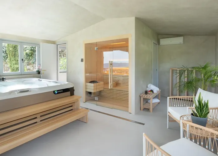 Torre Ginestre 12, Emma Villa Arezzo